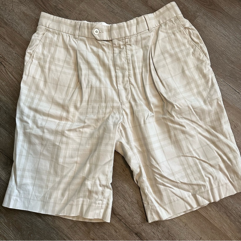 Burberry Men’s Golf Shorts Size 36R – Nova Check Beige | Classic Designer Style